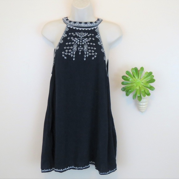 Romeo & Juliet Couture Tops - Romeo & Juliet Black & White Embroidered Top M